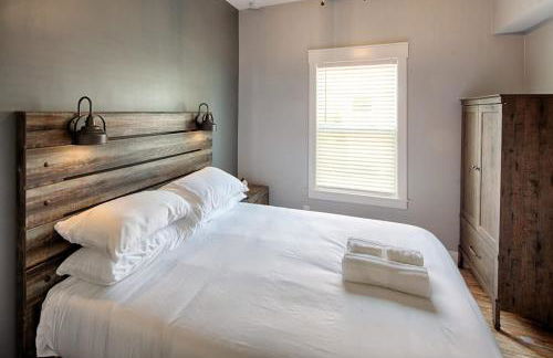 Updated Cottage in Heart of Town Park & Walk - Foto 14