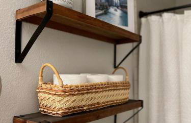 Modern 2 bedroom house w/backyard @La Cantera - Foto 13