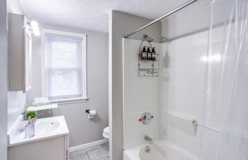 3BR Home with In-Unit Laundry Parking and Sound Bar - Foto 44