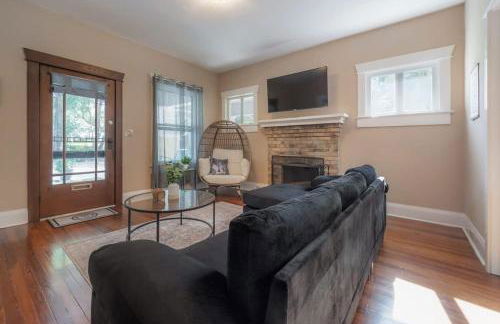 Historic & Cozy Bungalow by Downtown - Foto 11