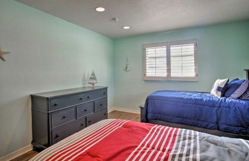 Riviera Beach Home with Pool - Walk to Beaches! - Foto 15