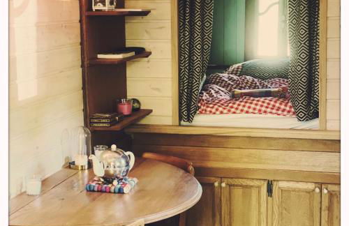 Roulotte enchantée dans le parc d'un château vendéen - Photo 10