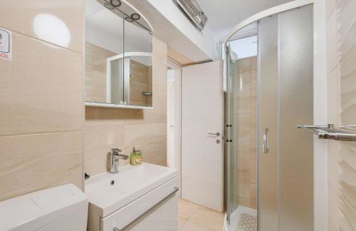 Mediterranes Apartment mit Panoramablick, Pool, Privatparkplatz, Grill - Photo 21