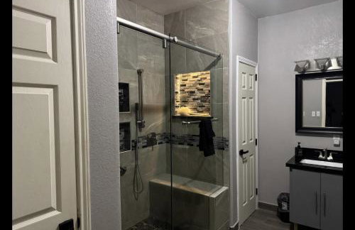 Backyard Oasis in Brownsville! - Photo 18