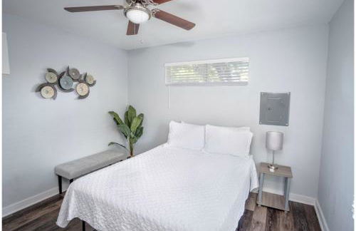 Remodeled Historic 1BR 1BA House Near Downtown - Foto 15