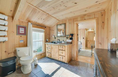 Lakefront Kalkaska Cottage with Fire Pit! - Foto 15