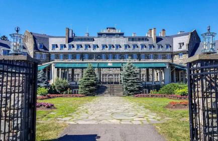 Lux Retreat with Indoor Swim Spa Game Lounge Theater Hot Tub Sauna - Foto 67