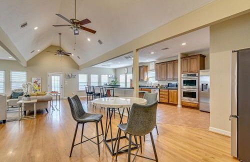 Saltwater Pool! Epic Galveston Bay Group Getaway! - Foto 14