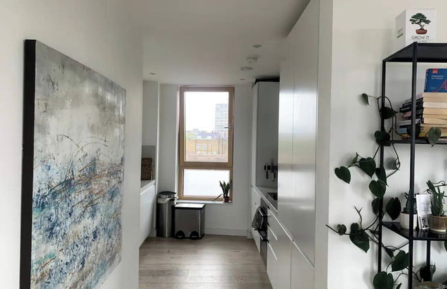 Stylish 2BD Flat With Private Balcony - Battersea - Foto 16