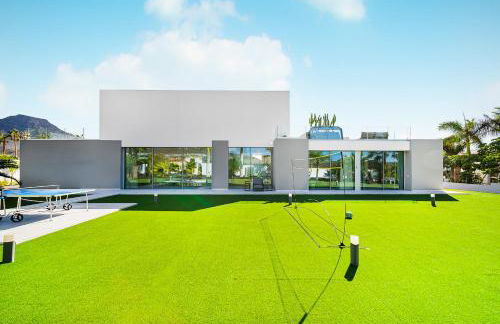 Luxury Villa with Heated Pool & Jacuzzi Near Costa Adeje Golf - Photo 15