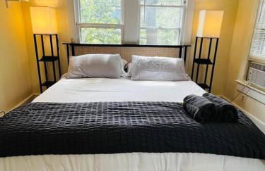 4 Bedroom DC's Best Location with Parking, Walk to Clarendon Metro, Shopping and Nightlife! - Foto 16