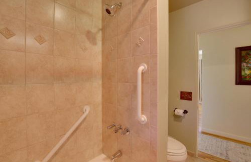 Charming Spring Valley Retreat with Private Pool! - Foto 18