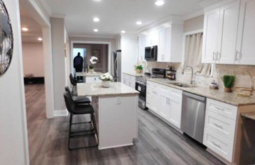 3 Bedroom Jewel: Luxury with Crystal Pool - Foto 13