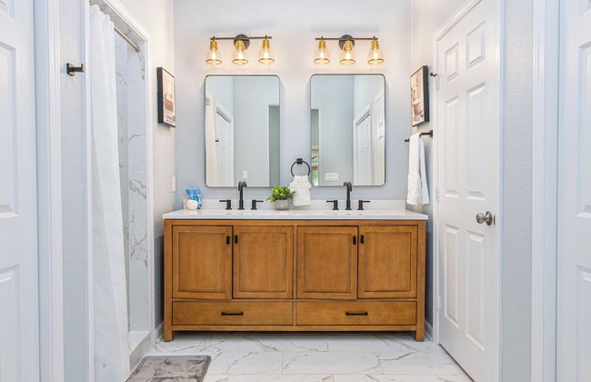 Comfort and Style 4br/3ba Near Riverwalk and Dtown - Foto 31