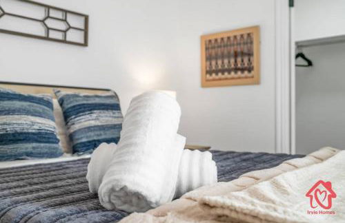 Georgian Oasis with Private Pool - An Irvie Home - Foto 27