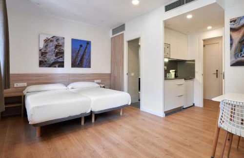 Aparthotel Augusta - Photo 2