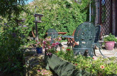 Wood Cottage - Photo 22