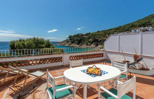 III Ático frente al mar en Tamariu - Foto 1