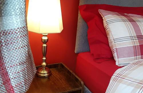 Hill View 2 bedroom free parking - Photo 21