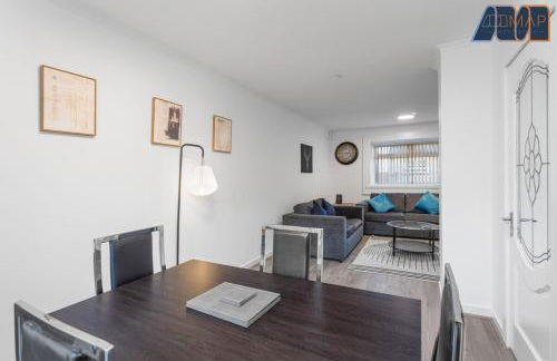 Modern 3 Bed Home in Bathgate with Garden - Photo 5