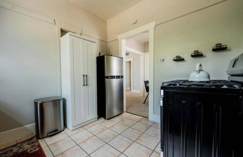 Work Desk- FirePit-Pool-Steps to UofA - Foto 43