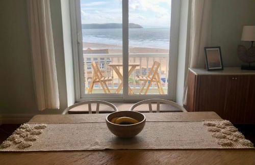 Spacious flat - fabulous sea views & walk to beach - Foto 8