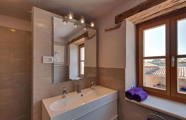 Beautiful Villa Consisting of two Houses With Private Pool, Near Pula and Beach - Foto 17