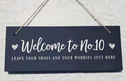 Brand New - Contemporary - 2 Bedroom - 2 Bathroom - Spacious Apartment - Lake Views - Foto 14