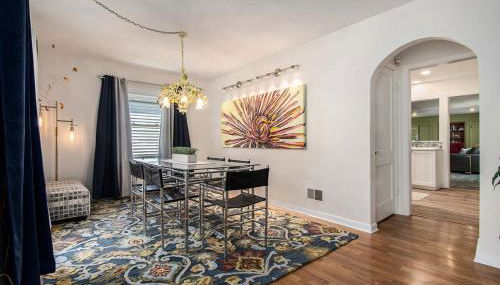 Bright & Stylish 4BR Spot - Close to Downtown Fun - Foto 3