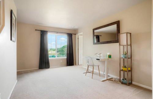 Denver Retreat Home with Stunning Lake, Mountain Views and Luxury Amenities - Foto 34