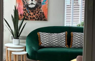 The Nook, Hayling Island - Photo 1