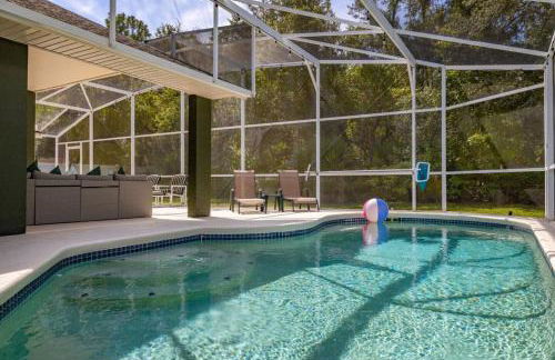 Modern Retreat Pool and Game Room - Foto 65