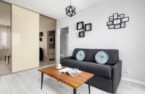 Unique One Bedroom Apartment with Balcony in Rzeszów by Noclegi Renters - Foto 9