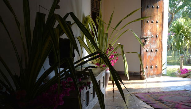 Simba Wa Kale - Foto 4, Entrada interior