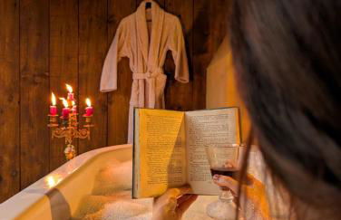 Gablebach Cottage With outdoor tub & log burner - Photo 3