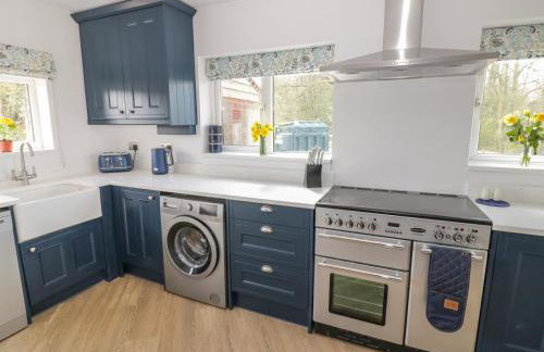 Orchard House - Photo 10