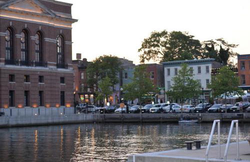 Pristine Townhouse With Rooftop Deck Near Canton! - Foto 34