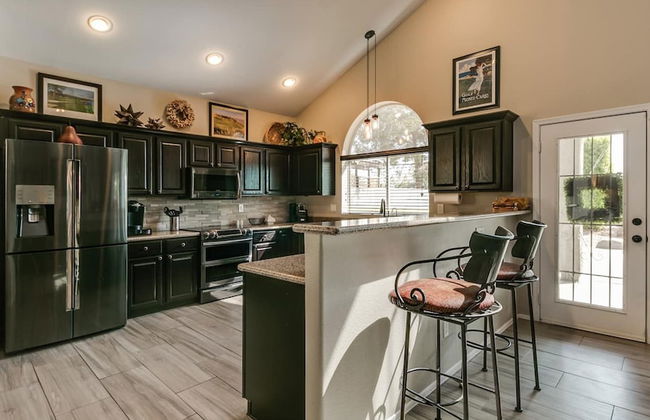 Spectacular Golf Course Home With Pool and Views! - Photo 17