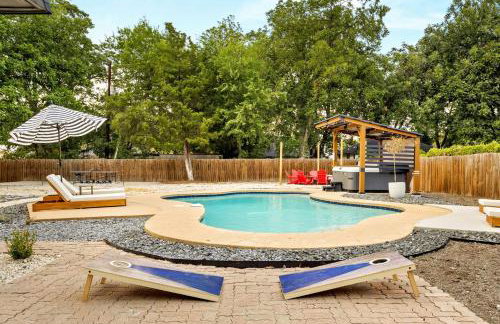 Spacious Retreat with Pool & Hot Tub - 10 Minutes to Downtown - Foto 43