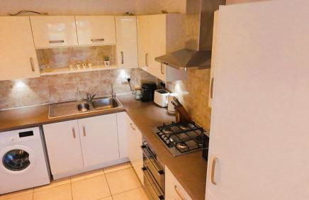 Kings Reach Slough nr Legoland and Ascot Stylish Homely House Sleeps Eight - Foto 15