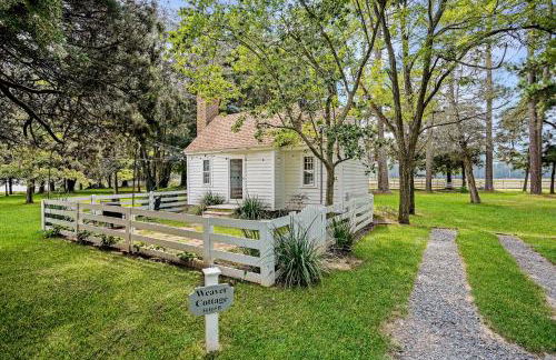 Sweet 1BDR Farm Cottage with Fire Pit and Creek View - Foto 1