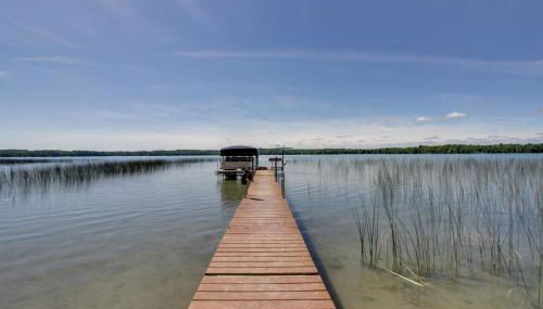 Lakefront Deer River Apt with Dock, Fire Pit and Patio - Foto 2
