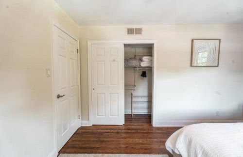 Modern Stay on Green Valley - 2.5 Mi to Downtown - Foto 30