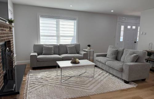AMAZING Home with PRIVATE POOL, GAME ROOM & FIRE PIT! - Foto 16