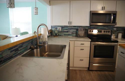 Dock House, Close to Camp Lejeune, water access, DOCK, king bed - Foto 41