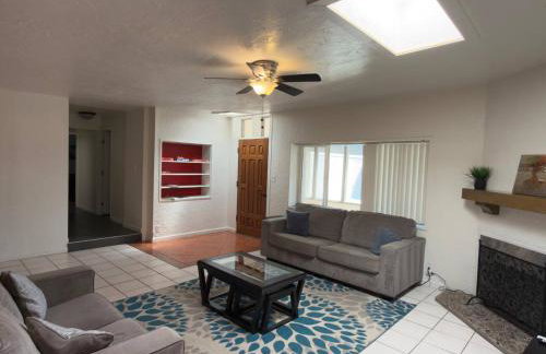 Fantastic 4 Bedroom in a Great Area - Foto 71