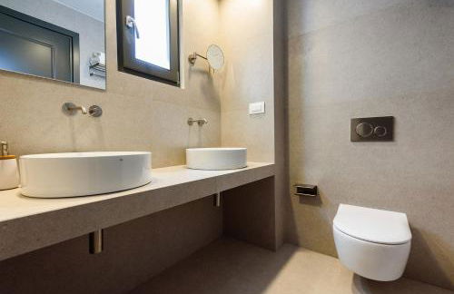 Azure Naousa - Photo 27