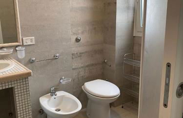 A 100metri dal mare difronte alla torre saracena. - Foto 15