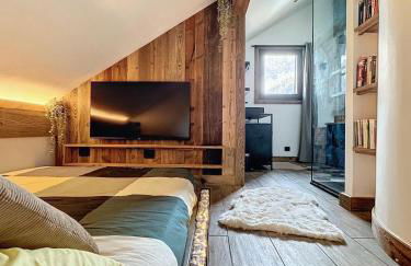 Modern 2BR Apt with Mountain Views & Private Parking - Foto 15