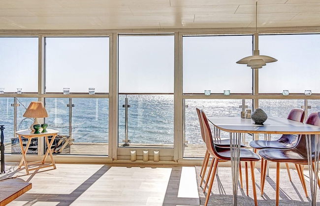 Sunlit Holiday Home in Bornholm near Sea - Photo 4